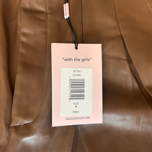 NOT FOR SALE  Les Filles wide leg pleated vegan leather pants NWT size M - Picture 14 of 16